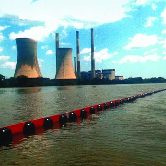 Oil containment boom for rivers and fast-moving water Oil containment boom for rivers and fast-moving water