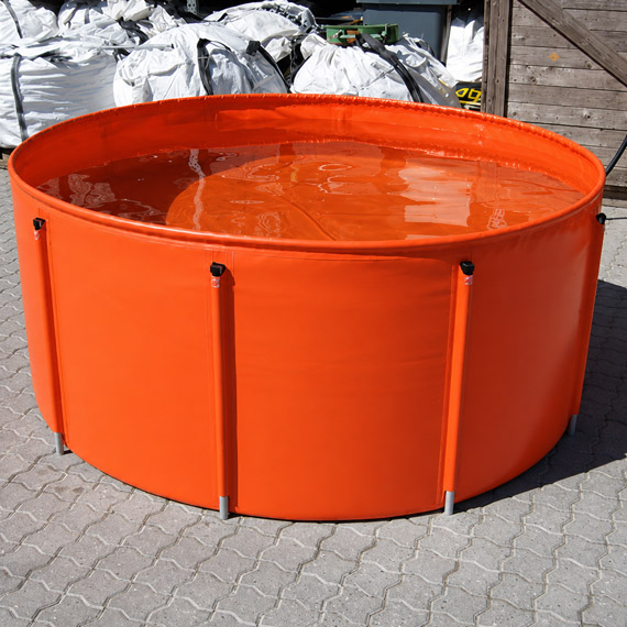 Portable framed storage tank for recovered oil and oily water Portable framed storage tank for recovered oil and oily water