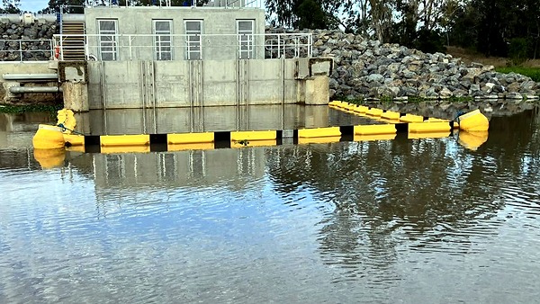 Floating containment boom deployment Trade Enviro Containment Boom - HD builds with the roto moulded floats and conveyer belt skirt